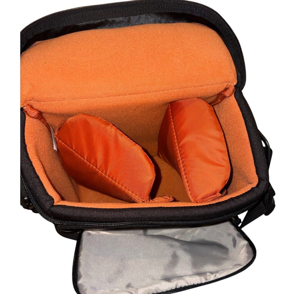 Lowepro camera Bag Adventura 140 Shoulder Bag Very Good Preowned Condition